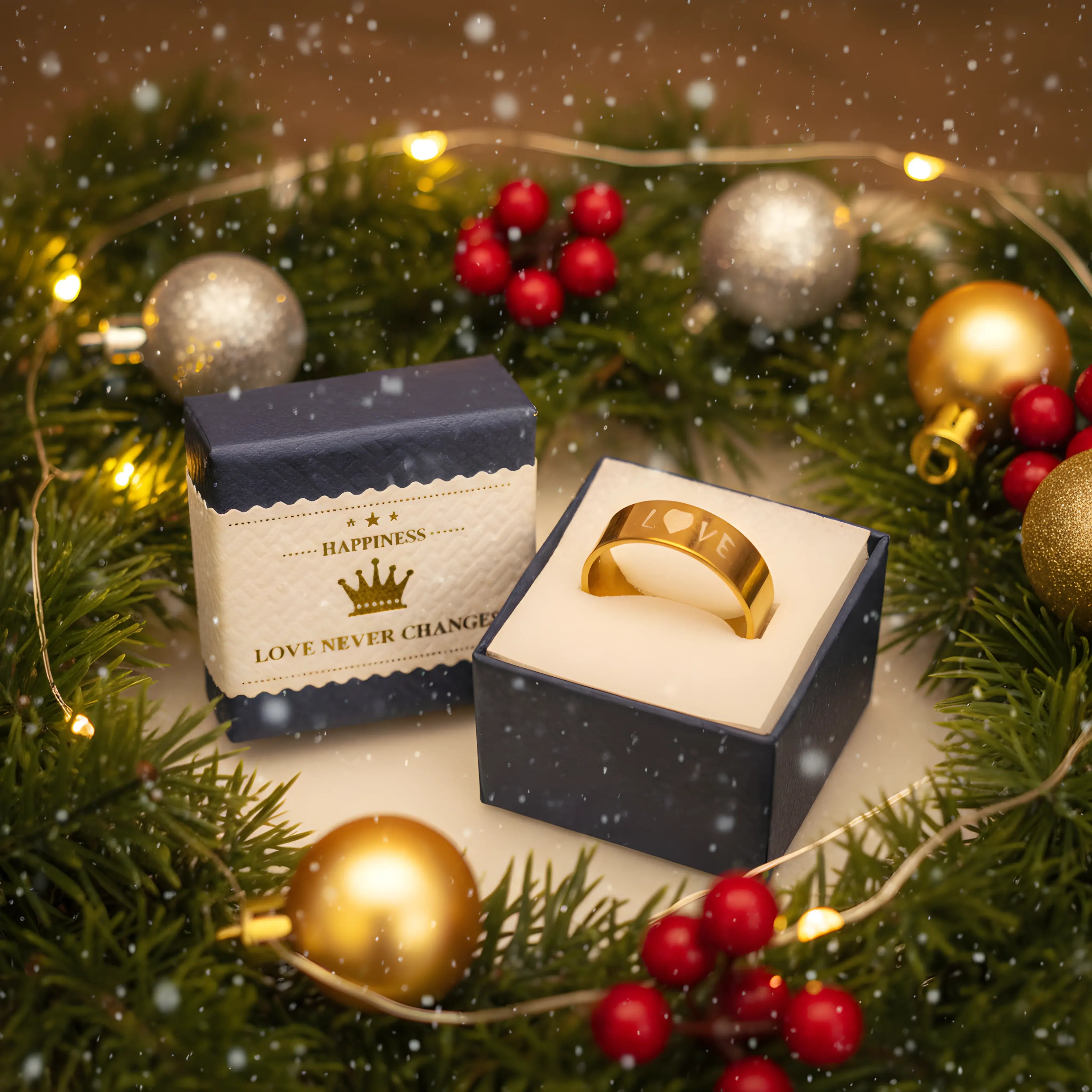 Gold Love Engraved Ring 6,6cm