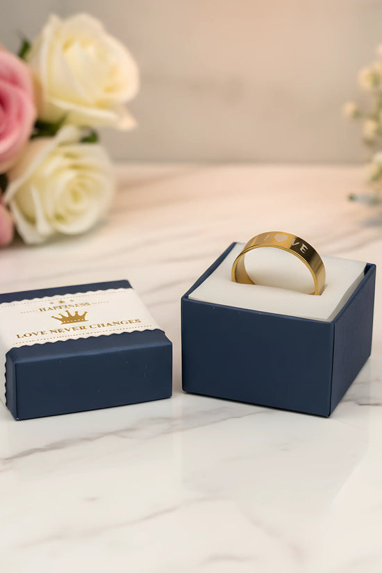 Gold Love Engraved Ring 6,6cm