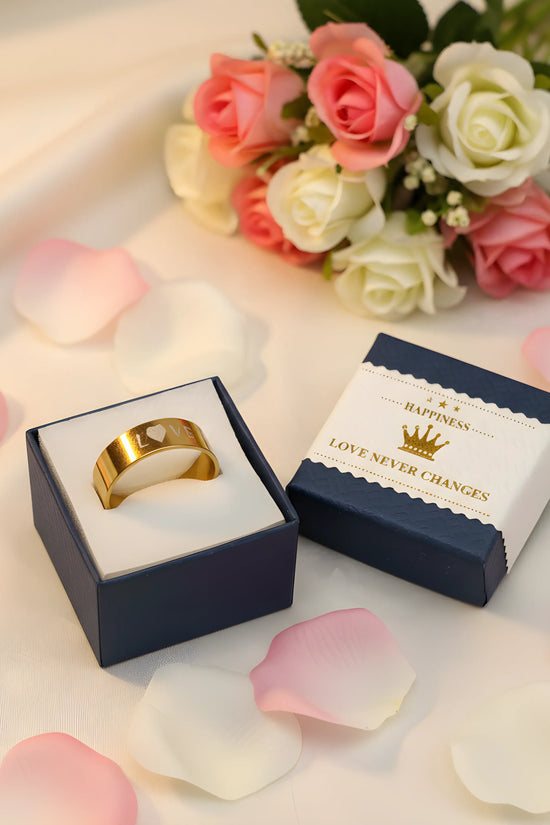 Gold Love Engraved Ring 6,6cm