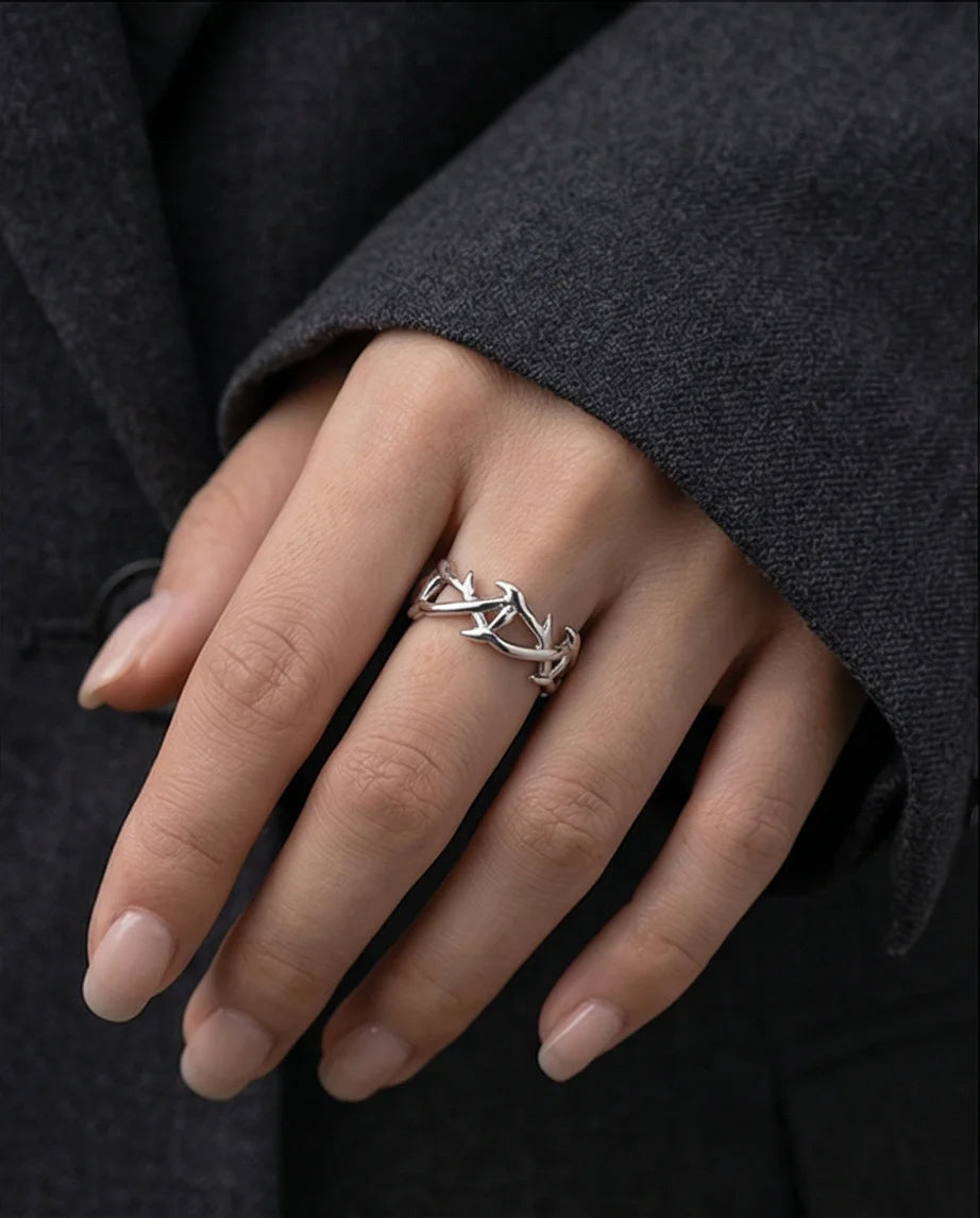 Silver Bramble: Intricate Intertwined Thorn Band