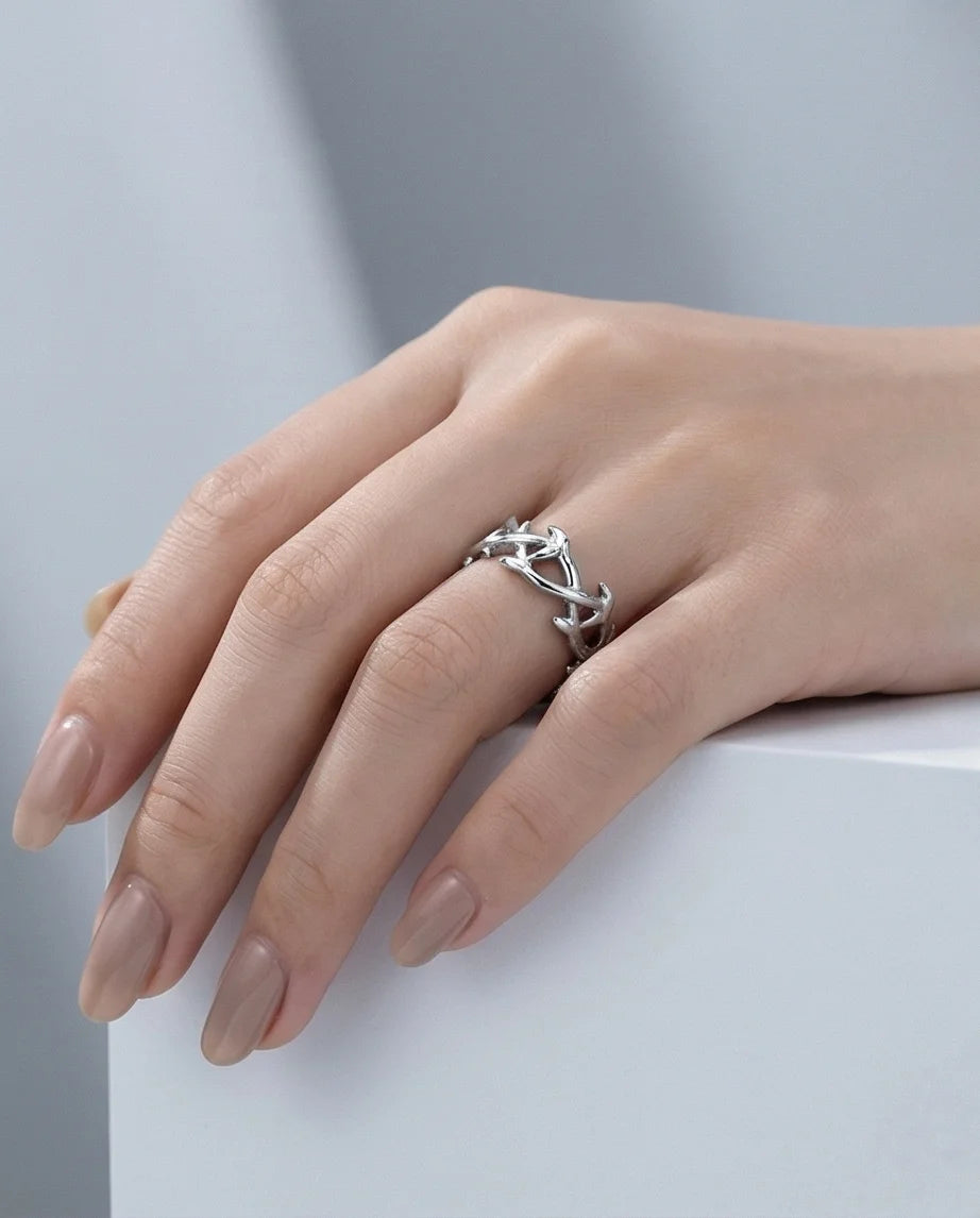 Silver Bramble: Intricate Intertwined Thorn Band