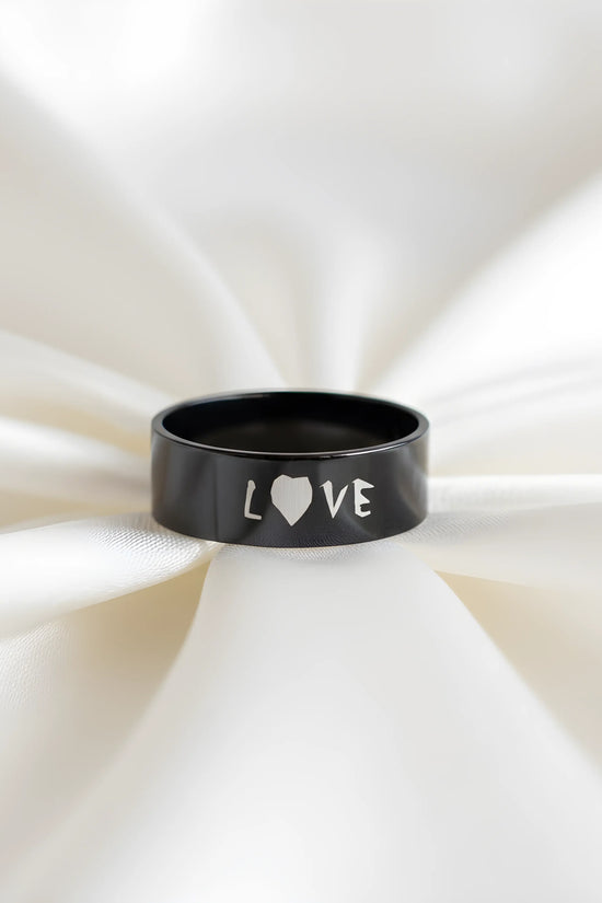 Black Love Heart Ring 6cm