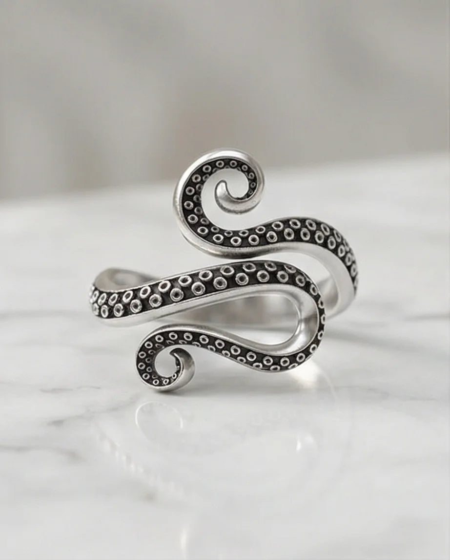 Kraken’s Embrace: Detailed Octopus Tentacle Ring