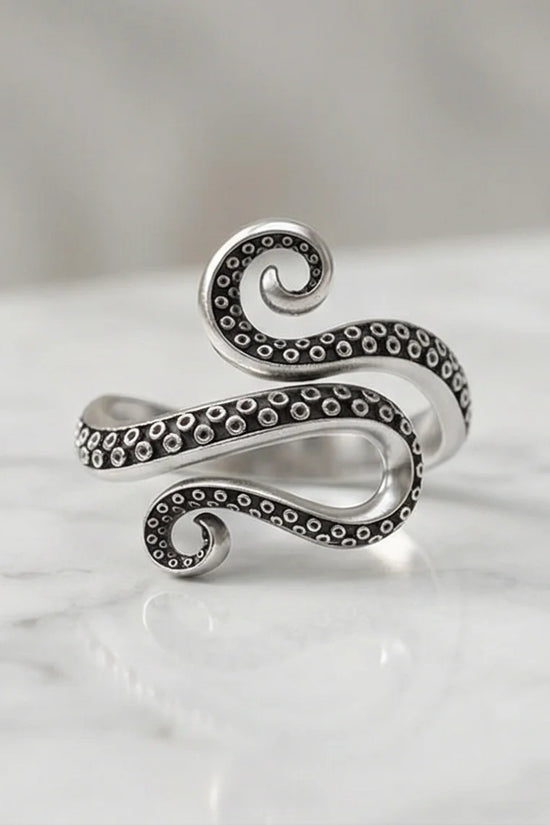 Kraken’s Embrace: Detailed Octopus Tentacle Ring