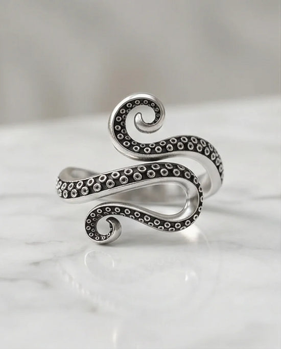 Kraken’s Embrace: Detailed Octopus Tentacle Ring