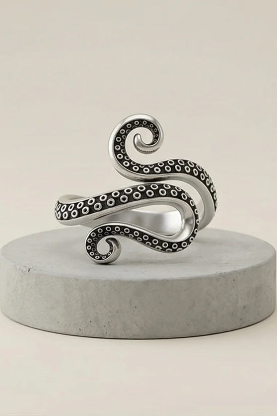 Kraken’s Embrace: Detailed Octopus Tentacle Ring