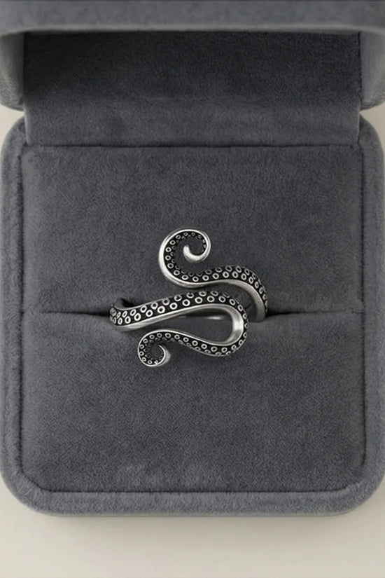 Kraken’s Embrace: Detailed Octopus Tentacle Ring