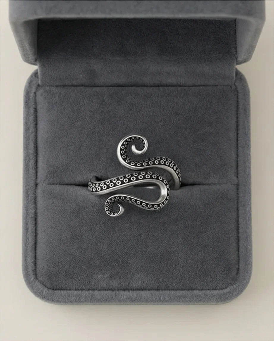 Kraken’s Embrace: Detailed Octopus Tentacle Ring