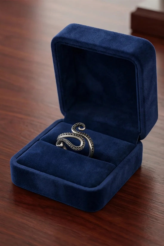 Kraken’s Embrace: Detailed Octopus Tentacle Ring