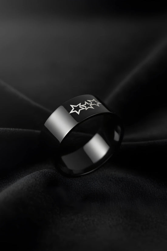 Black Triple Star Ring 6cm