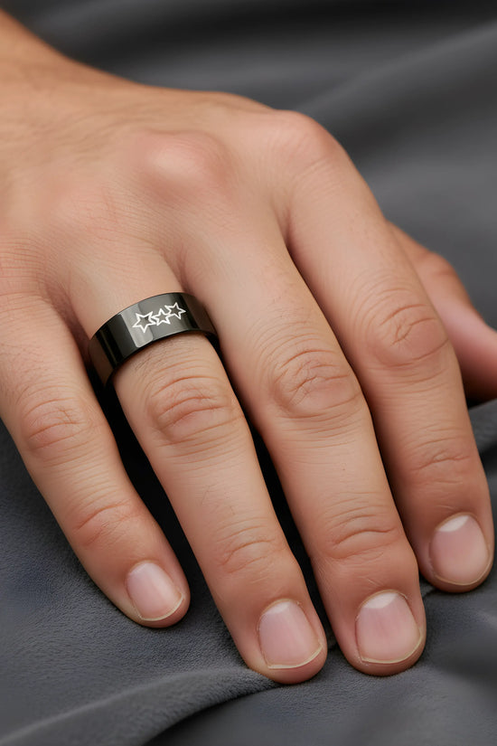 Black Triple Star Ring 6cm