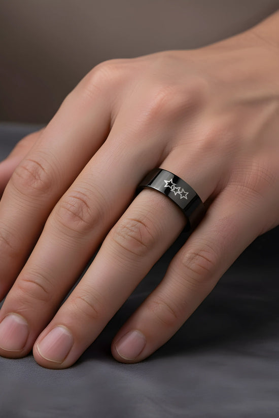 Black Triple Star Ring 6cm