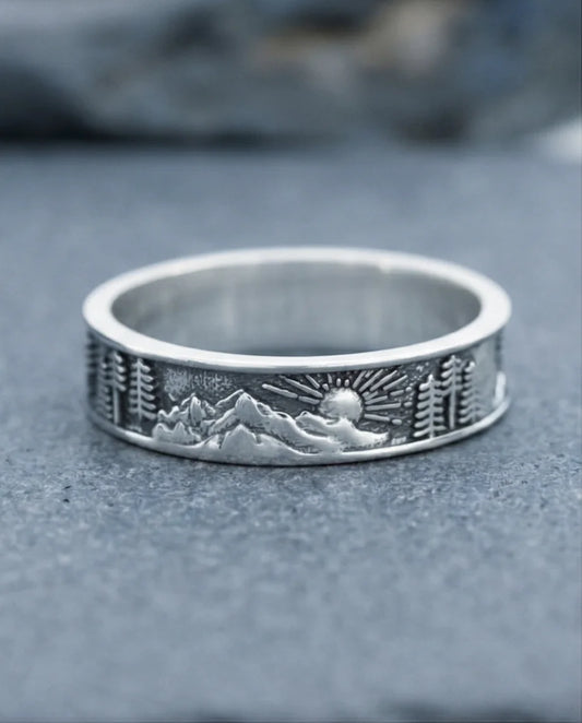 Summit Horizon: Antique Nature Landscape Ring
