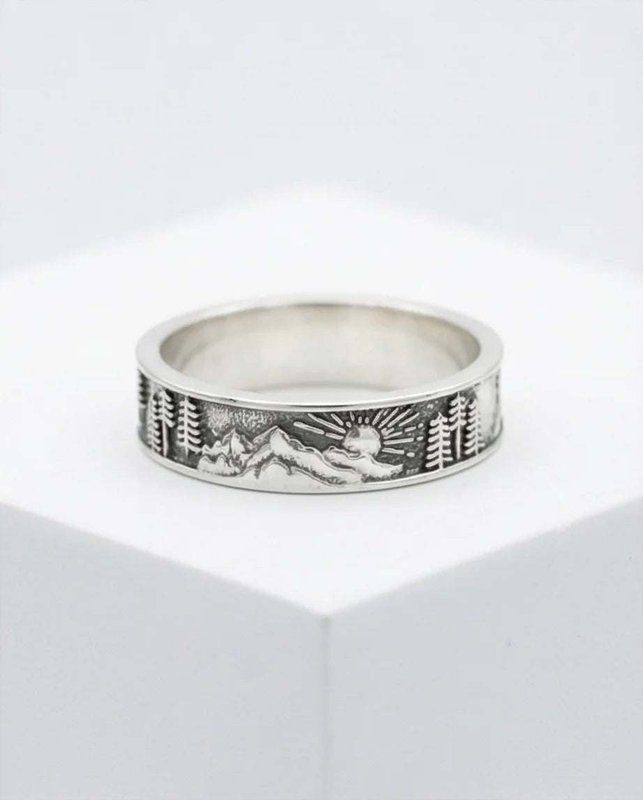 Summit Horizon: Antique Nature Landscape Ring