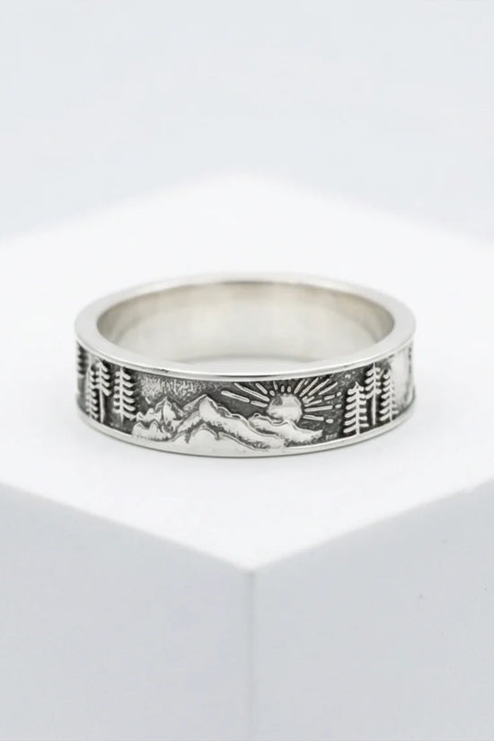 Summit Horizon: Antique Nature Landscape Ring