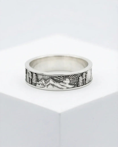Summit Horizon: Antique Nature Landscape Ring