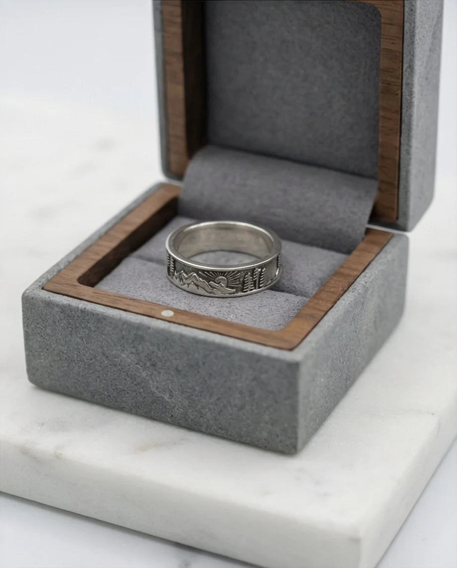 Summit Horizon: Antique Nature Landscape Ring