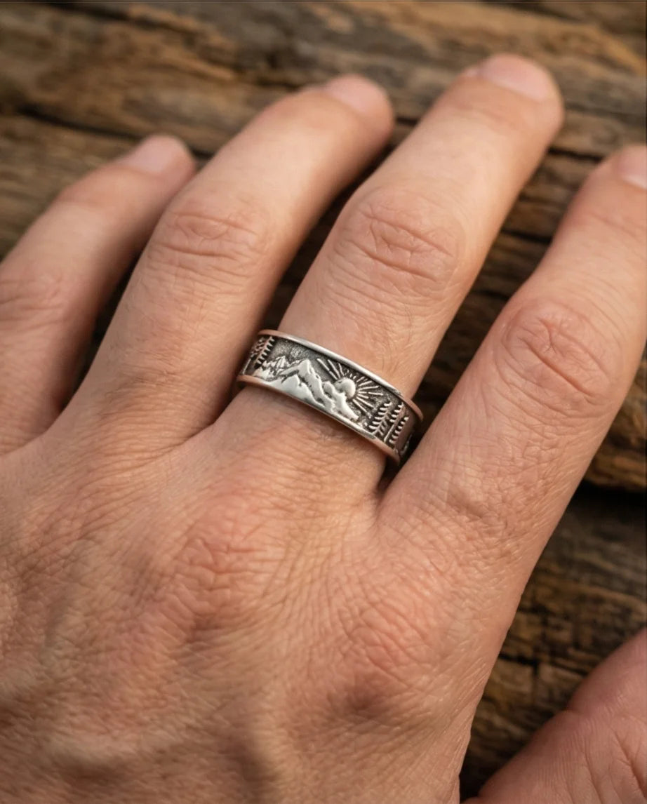 Summit Horizon: Antique Nature Landscape Ring