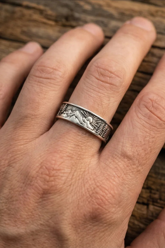 Summit Horizon: Antique Nature Landscape Ring