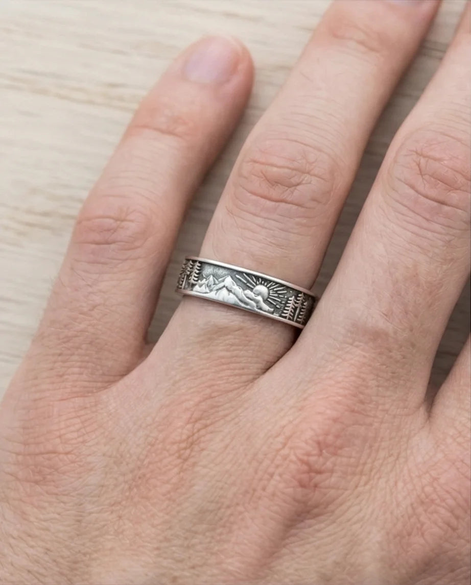 Summit Horizon: Antique Nature Landscape Ring
