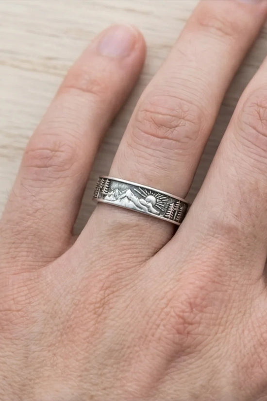 Summit Horizon: Antique Nature Landscape Ring