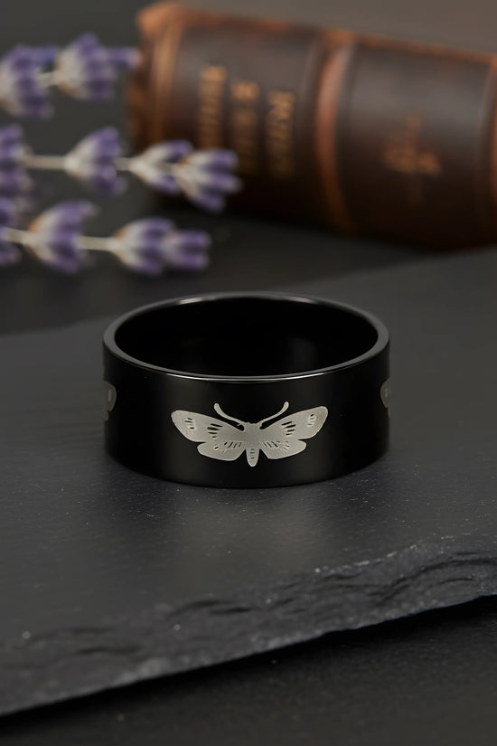 Black Butterfly Engraved Ring 5.6cm