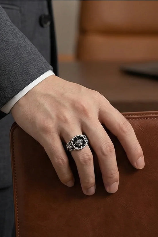 Royal Guard: Black Shield & Crown Signet Ring