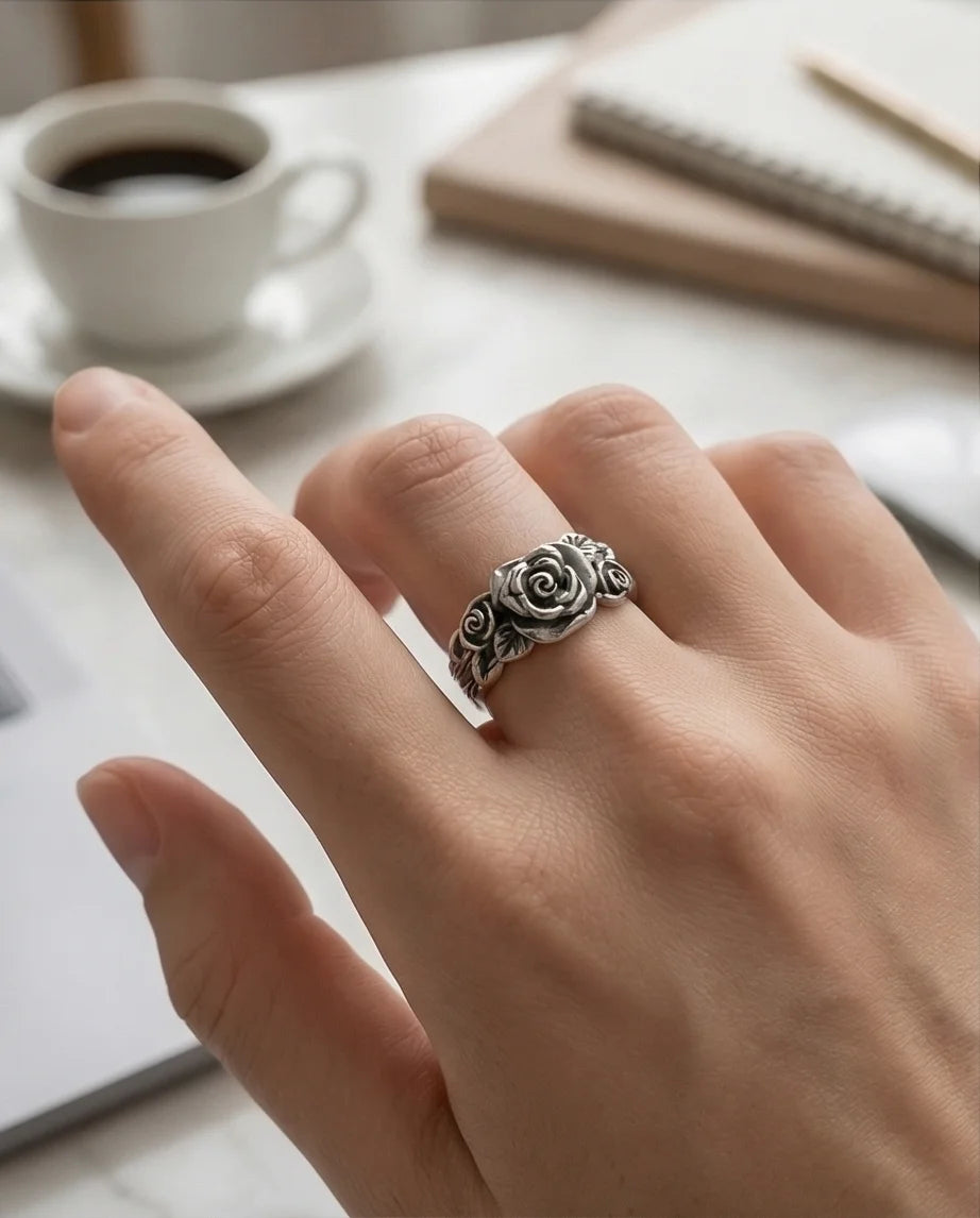 Vintage Bloom: Triple Rose Sculptural Band