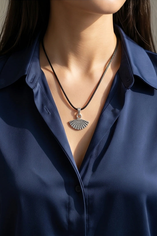 Silver Hand Fan Pendant Necklace