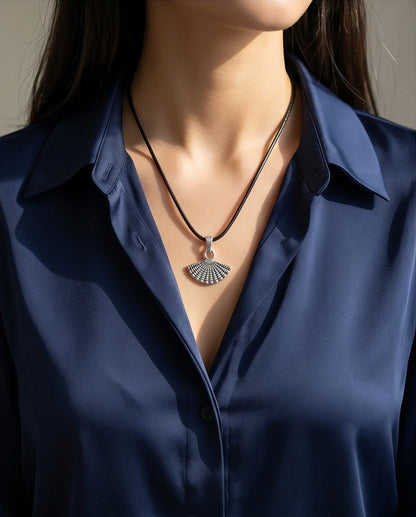 Silver Hand Fan Pendant Necklace
