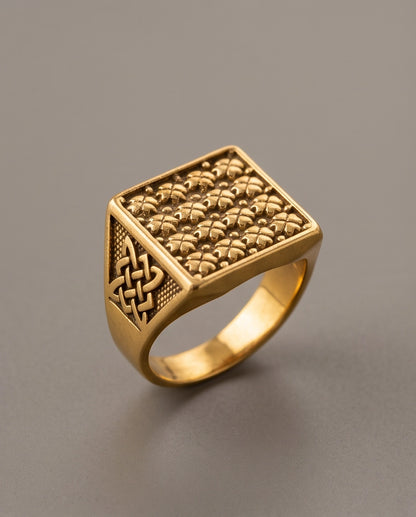 Clover Grid Gold Signet Ring