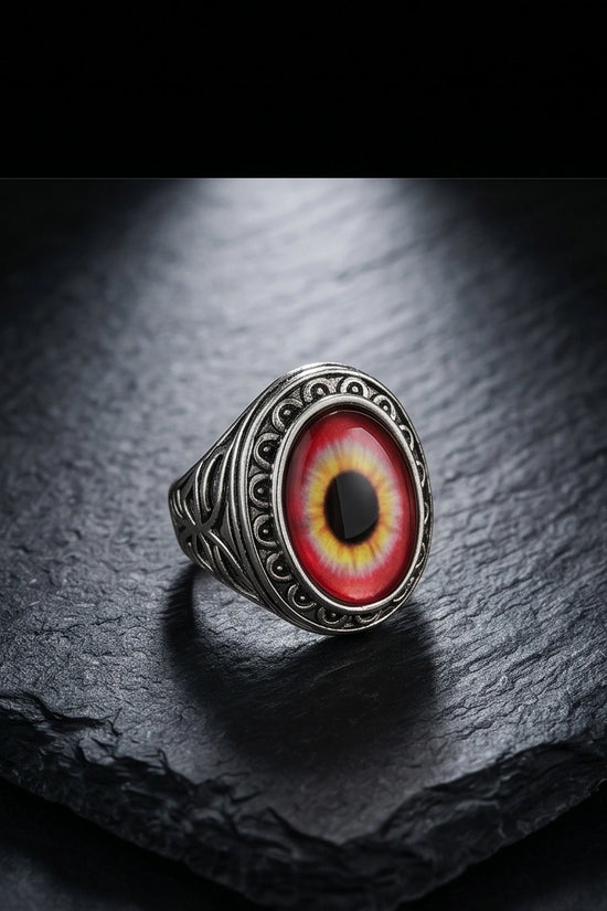 Vintage Sterling Silver Fiery Crimson Dragon's Eye Ring