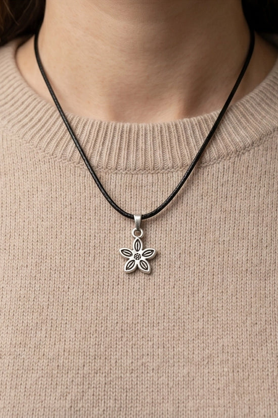 Silver Delicate Five-Petal Flower Necklace