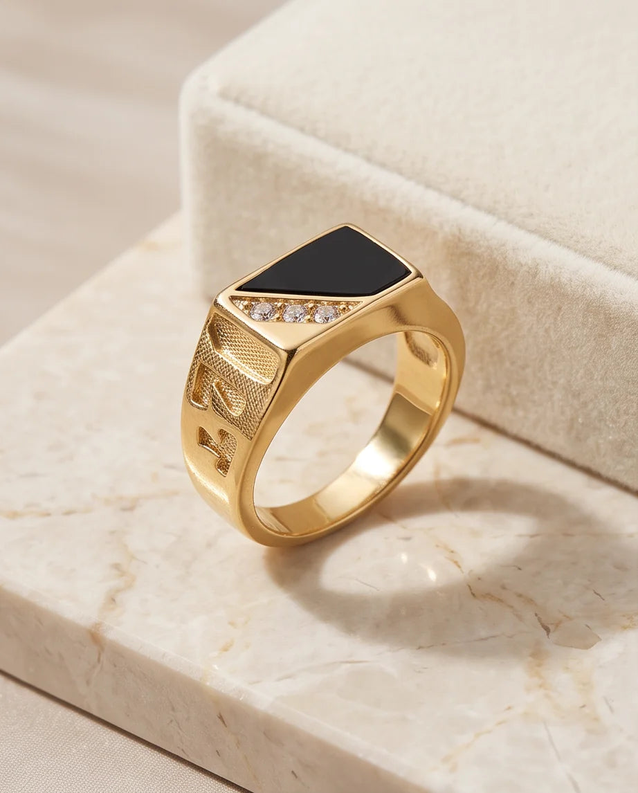 Onyx Inlay & Pavé Diagonal Split Kanji Signet Gold Ring