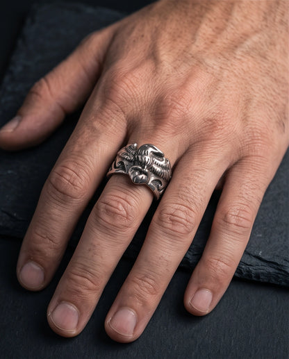 Majestic Winged Eagle Bas-Relief Silver Ring