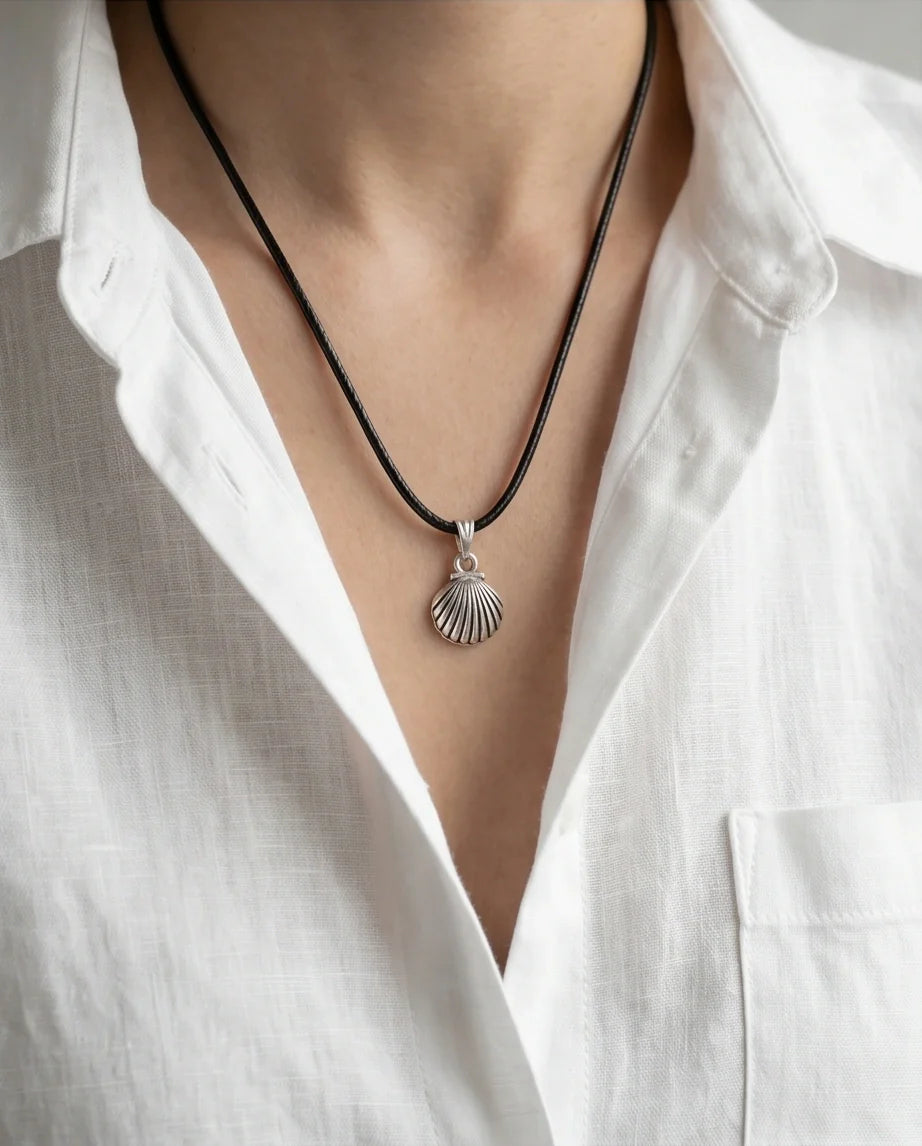 Silver Retro Scallop Seashell Necklace