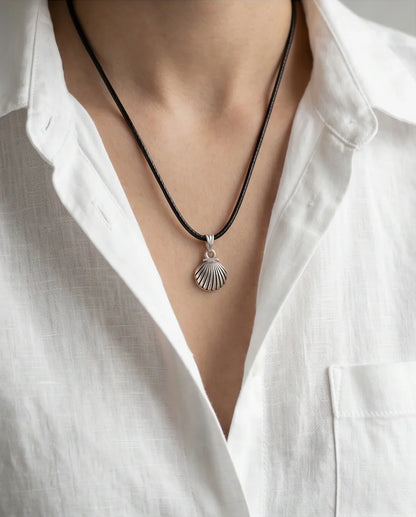 Silver Retro Scallop Seashell Necklace