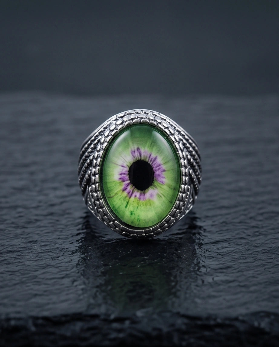 Vintage Sterling Silver Mythic Violet-Green Eye Ring
