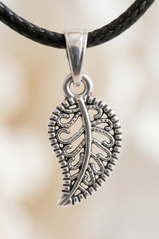 Silver Filigree Leaf Pendant Necklace
