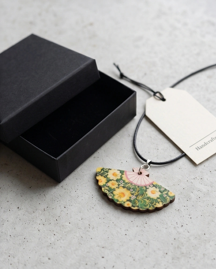 Vintage Floral Hand-Fan Pendant Necklace