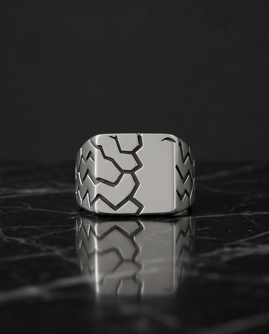 Fractured Asymmetric Signet Ring