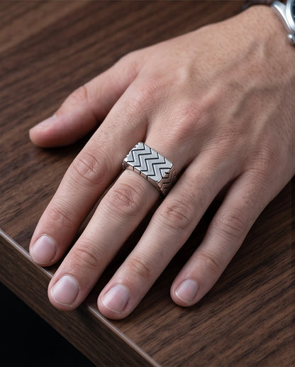 Geometric Zig-Zag Tire Tread Ring