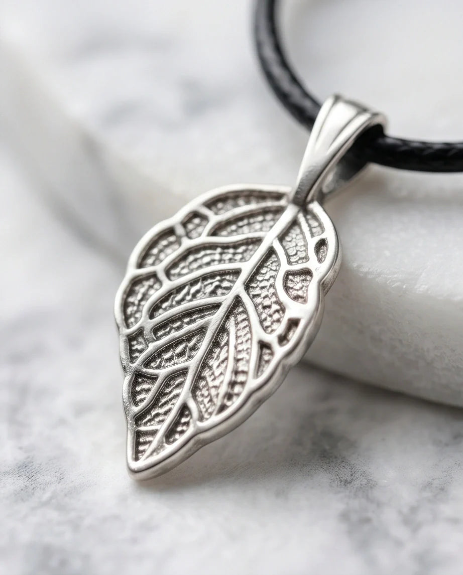 Silver Retro Textured Leaf Necklace