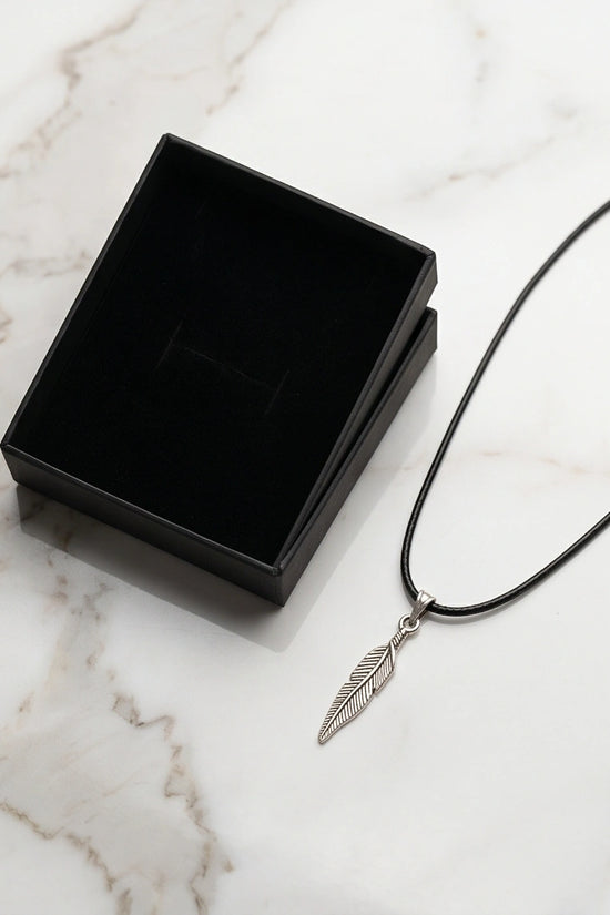 Silver Retro Feather Pendant Necklace