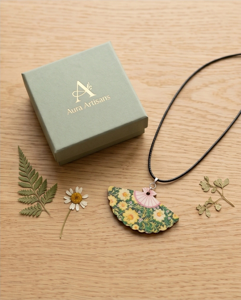 Vintage Floral Hand-Fan Pendant Necklace