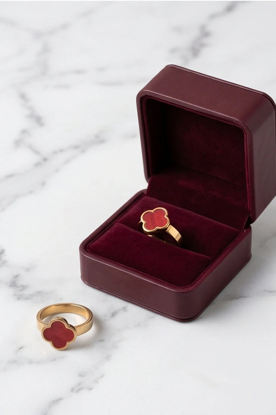 Golden Carnelian Clover Minimalist Ring