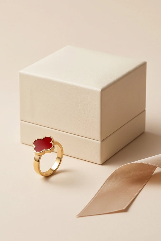 Golden Carnelian Clover Minimalist Ring