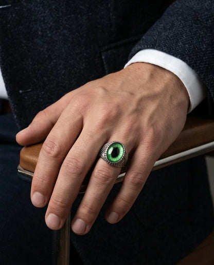 Vintage Sterling Silver Emerald Reptile's Eye Statement Ring