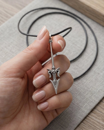 Spearhead Arrow Pendant Necklace