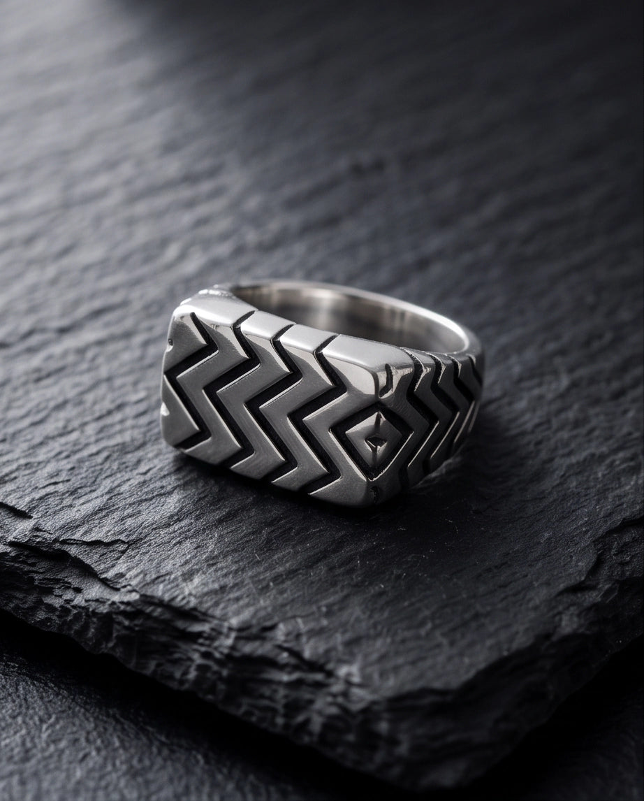 Geometric Zig-Zag Tire Tread Ring